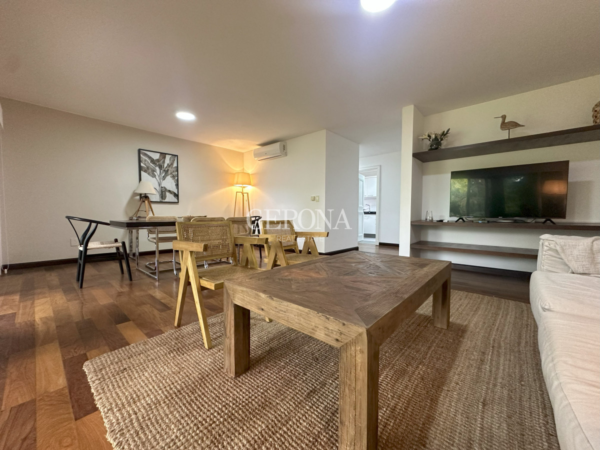 Apartamento ID.30 - Alquiler apartamento amoblado de 2 dormitorios con jardín, en Carrasco