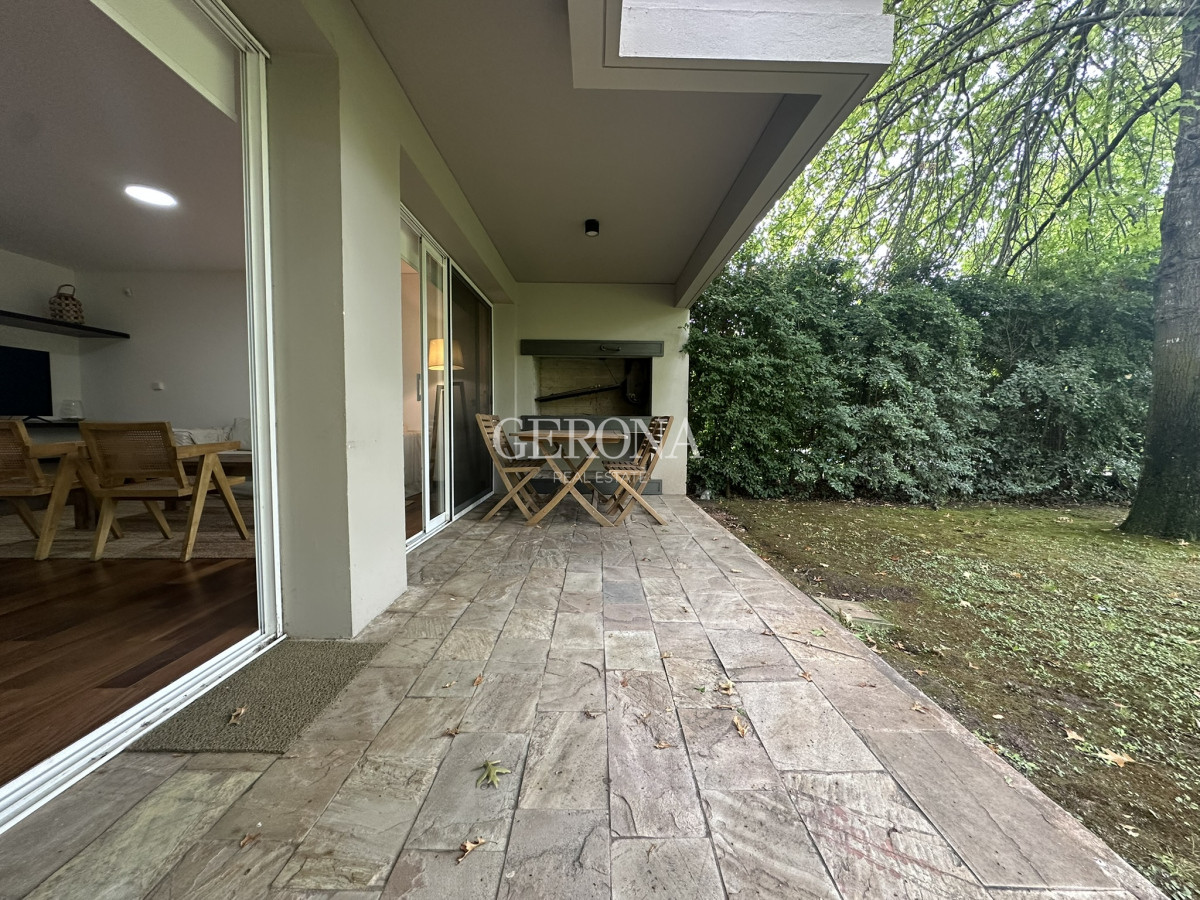 Apartamento ID.67 - Venta  Apartamento de 2 Dormitorios con Jardín de uso Exclusivo en Carrasco 