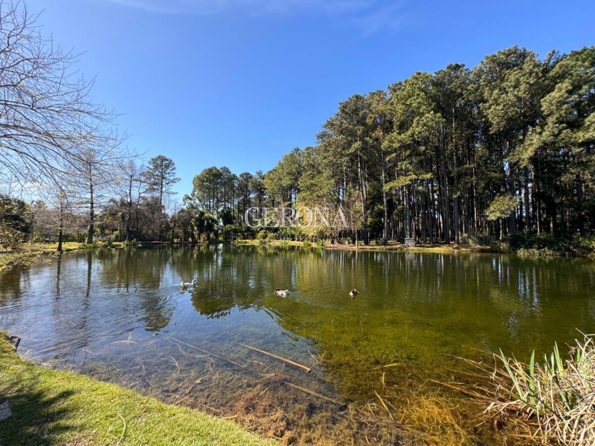 Apartamento ID.294 - Venta apartamento de 3 dormitorios y cochera en Barrio Privado.