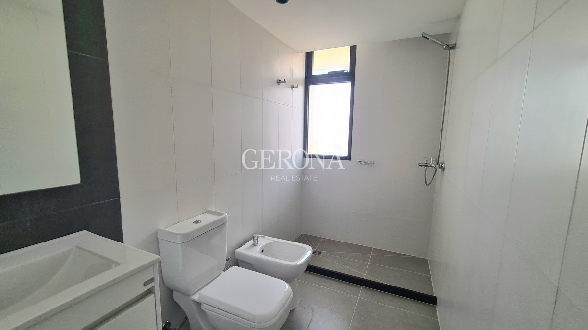 Apartamento ID.102 - Venta Apartamento de 3 dormitorios en Zona de Lagos. 