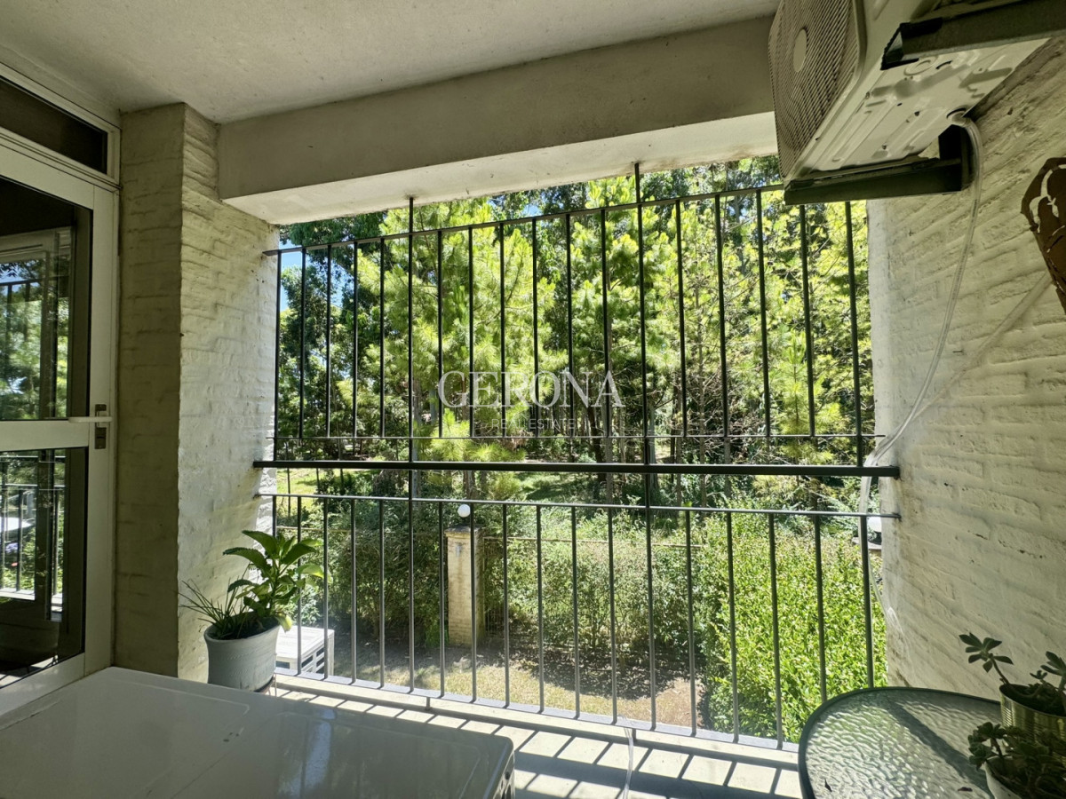 Apartamento ID.294 - Venta apartamento de 3 dormitorios y cochera en Barrio Privado.