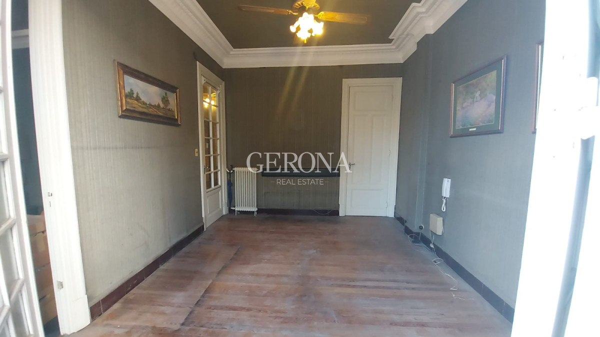 Apartamento ID.260 - Venta Apartamento de 3 dormitorios en Ciudad Vieja-Oportunidad Vivienda ó Empresa