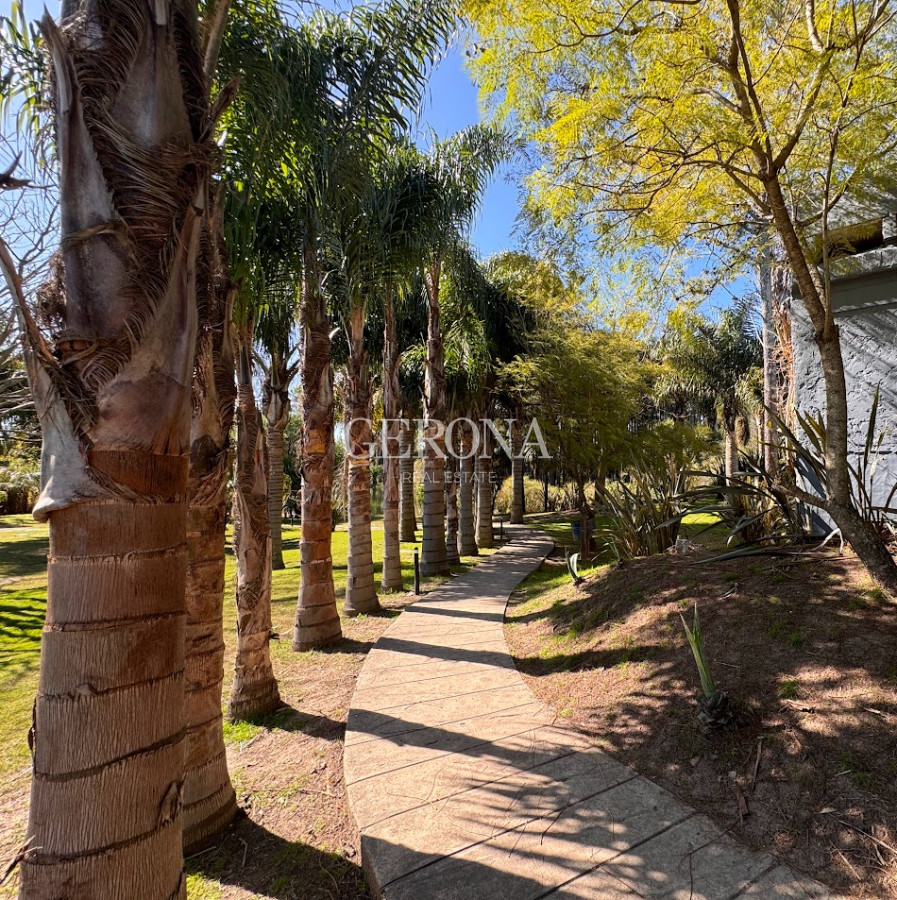 Apartamento ID.194 - Venta Apartamento de 3 dormitorios y 2 garajes en Haras del Lago