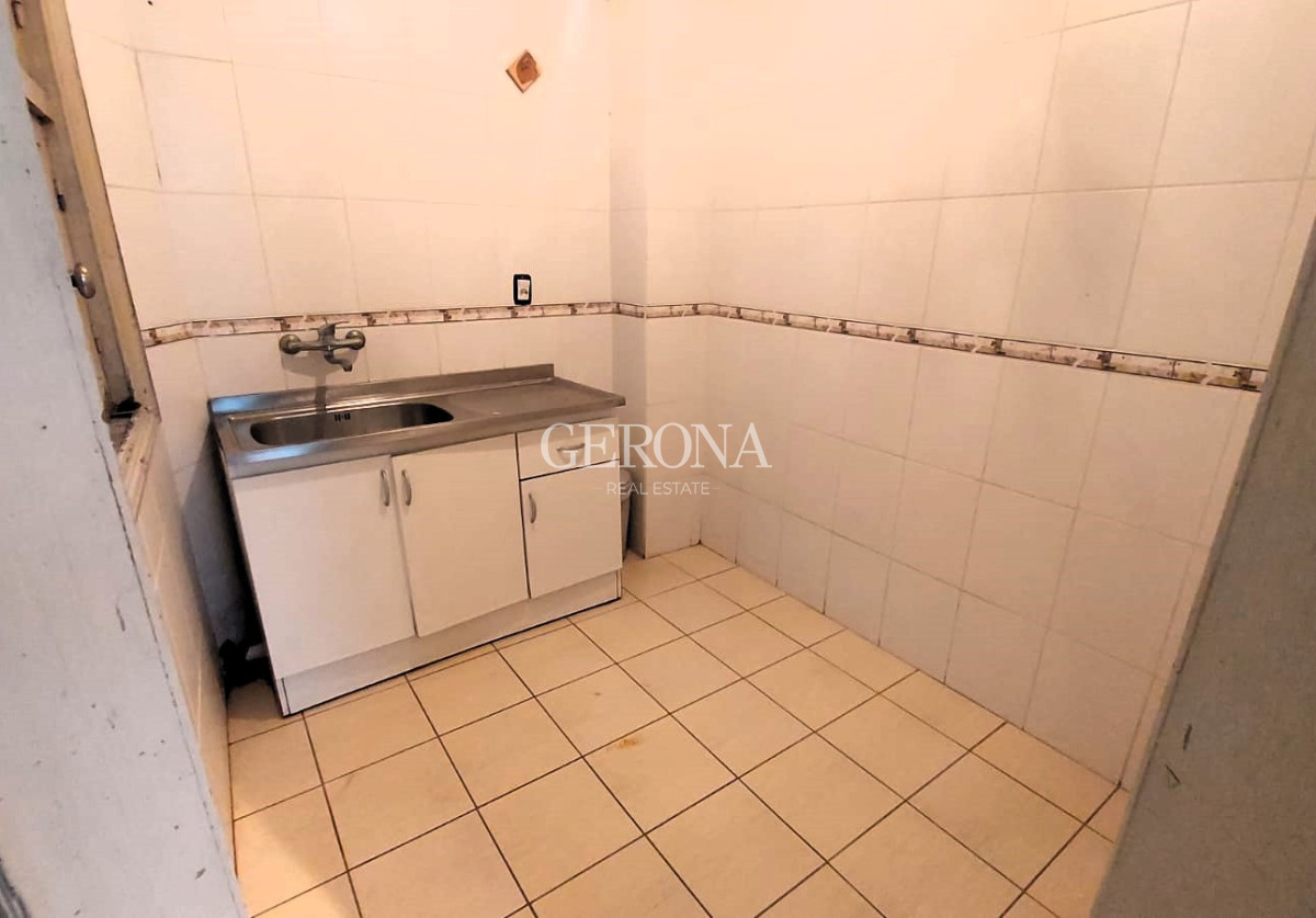Apartamento ID.260 - Venta Apartamento de 3 dormitorios en Ciudad Vieja-Oportunidad Vivienda ó Empresa