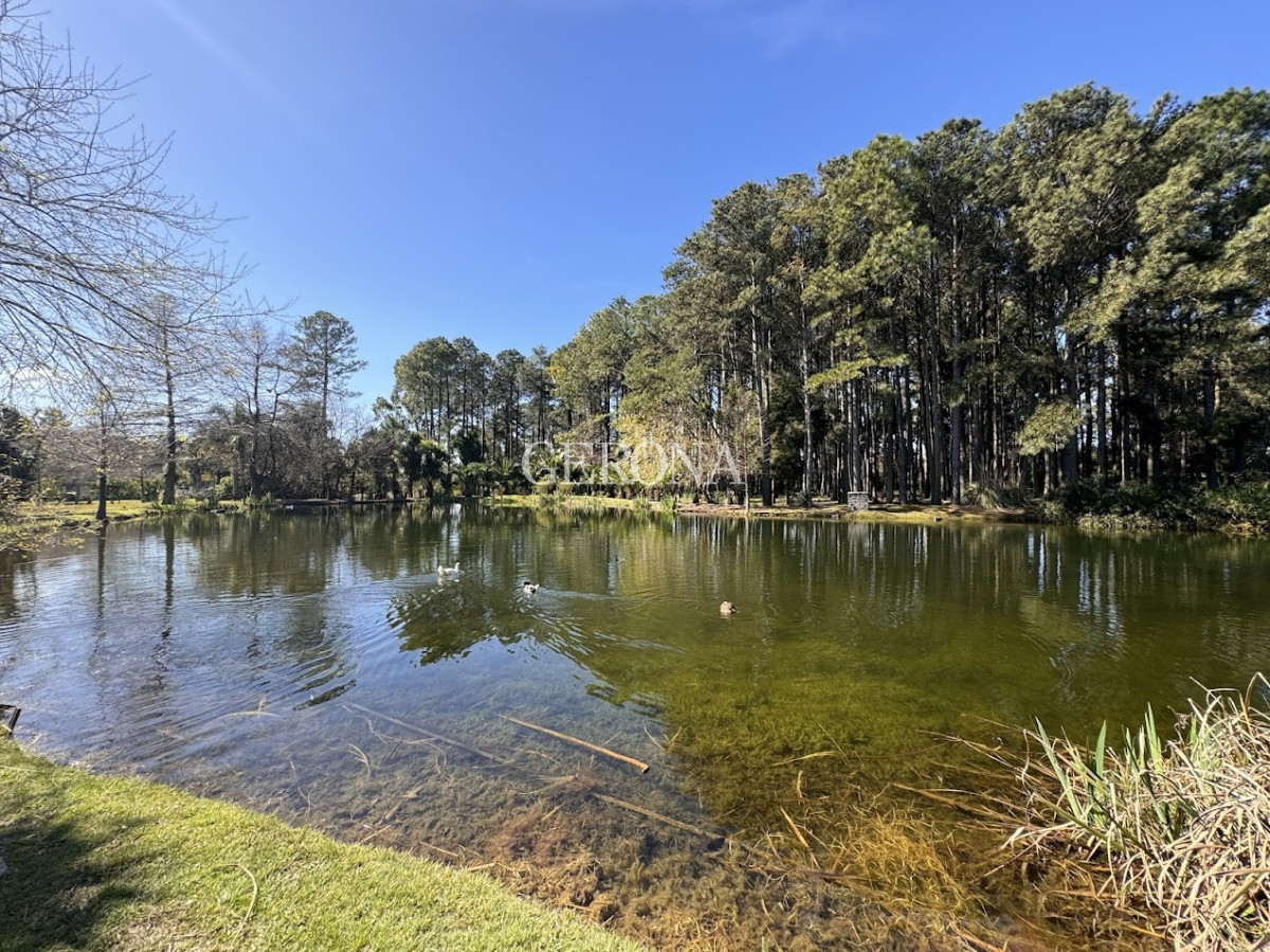 Apartamento ID.194 - Venta Apartamento de 3 dormitorios y 2 garajes en Haras del Lago