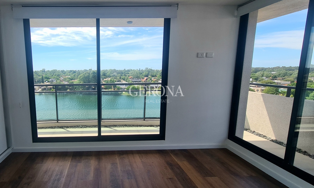 Apartamento ID.102 - Venta Apartamento de 3 dormitorios en Zona de Lagos. 