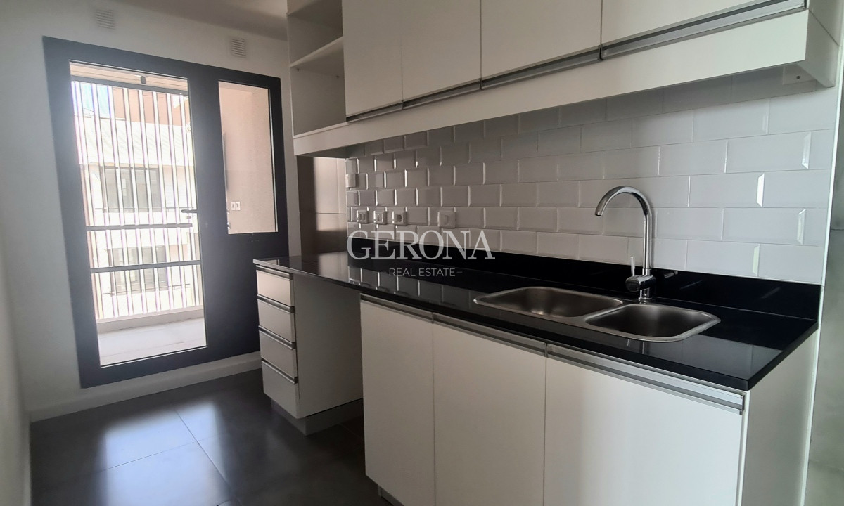 Apartamento ID.102 - Venta Apartamento de 3 dormitorios en Zona de Lagos. 
