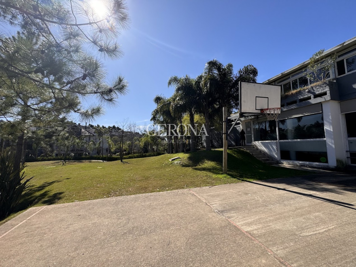 Apartamento ID.194 - Venta Apartamento de 3 dormitorios y 2 garajes en Haras del Lago
