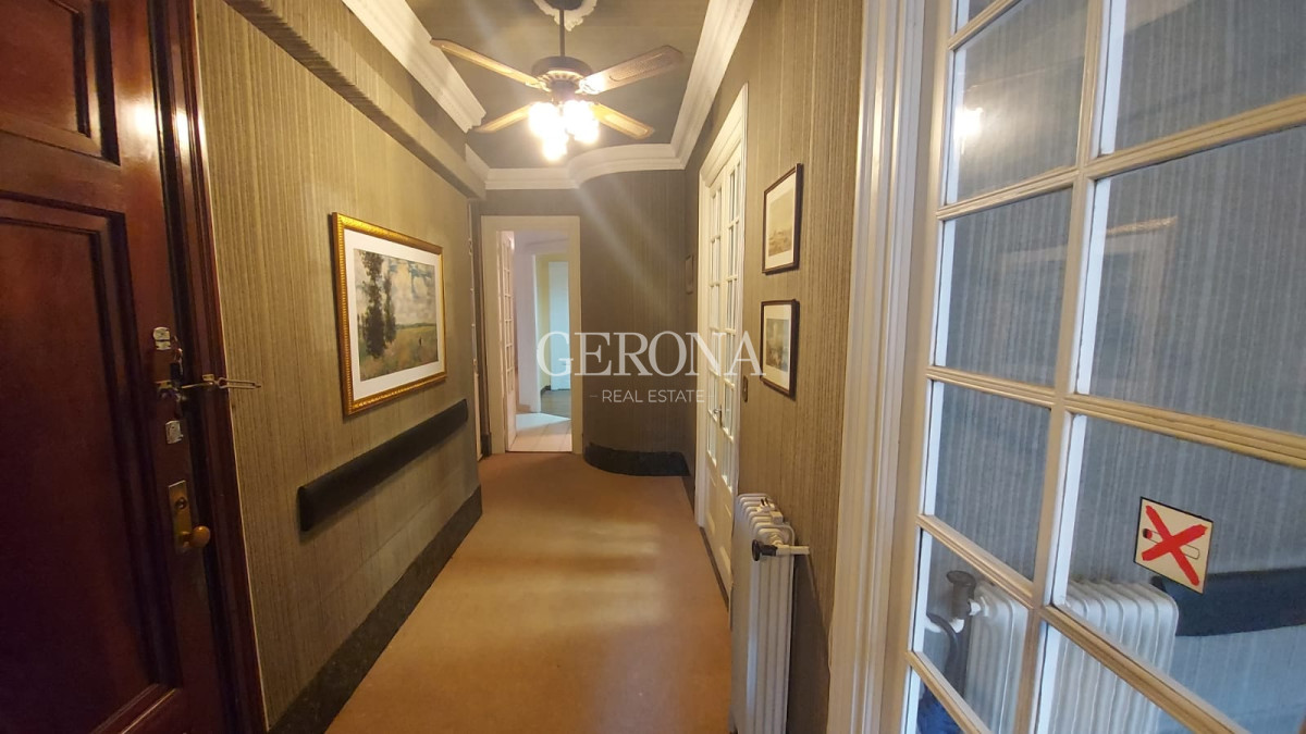 Apartamento ID.260 - Venta Apartamento de 3 dormitorios en Ciudad Vieja-Oportunidad Vivienda ó Empresa