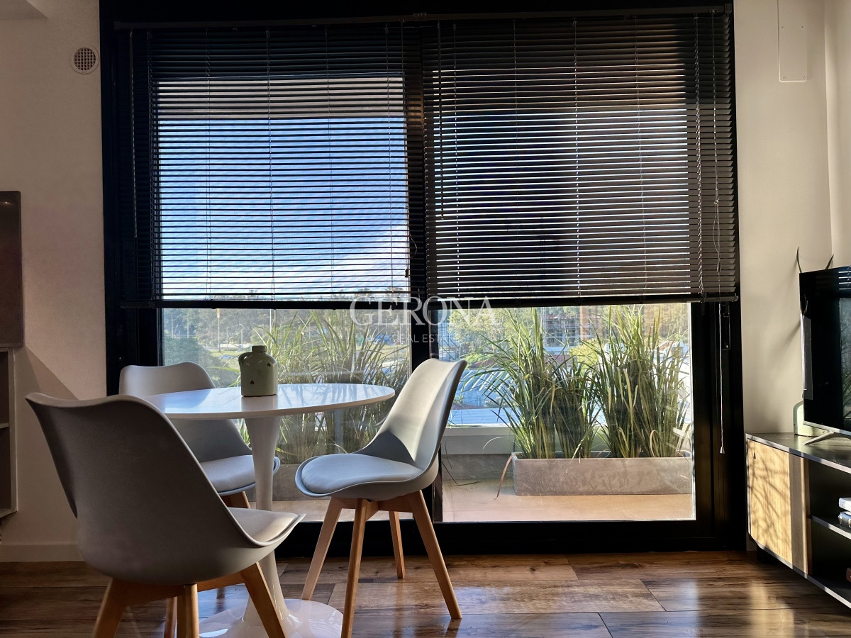 Apartamento ID.214 - Alquiler apto amoblado en Carrasco, con cochera y amenities. 