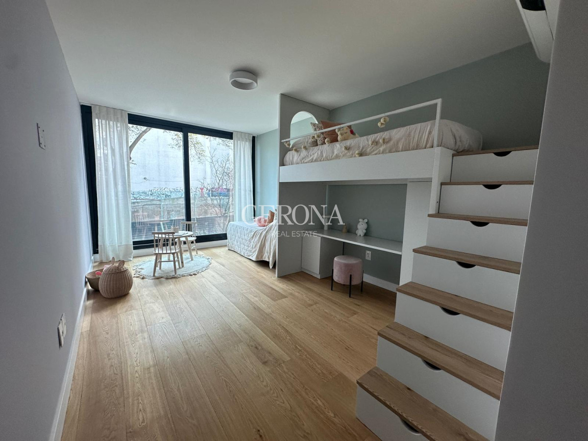 Apartamento ID.43 - Venta Apartamento de 4 dorm + Servicio + Garaje en Villa Biarritz