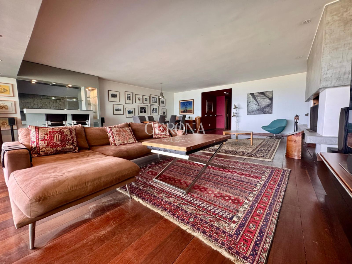Apartamento ID.256 - Alquiler Apartamento de 3 dormitorios y servicio en Rambla Punta Gorda