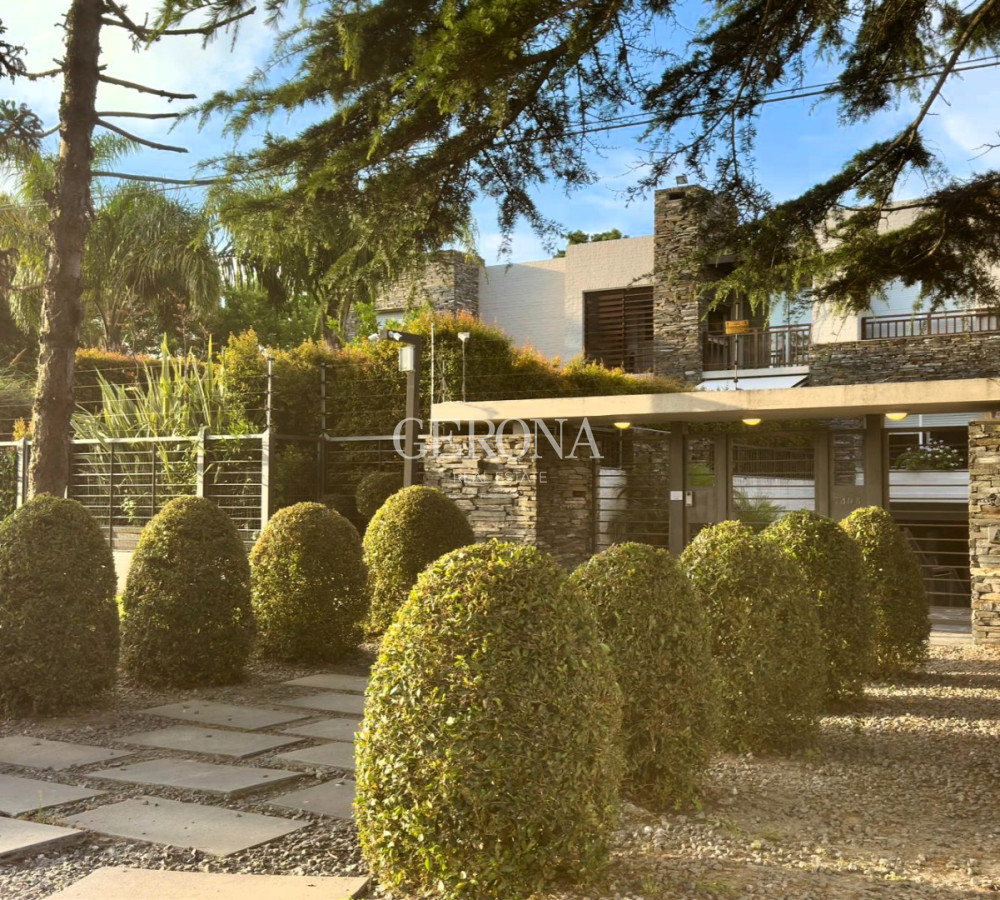 Apartamento ID.297 - Venta Apartamento de 3 dormitorios y jardín de uso exclusivo en Carrasco.