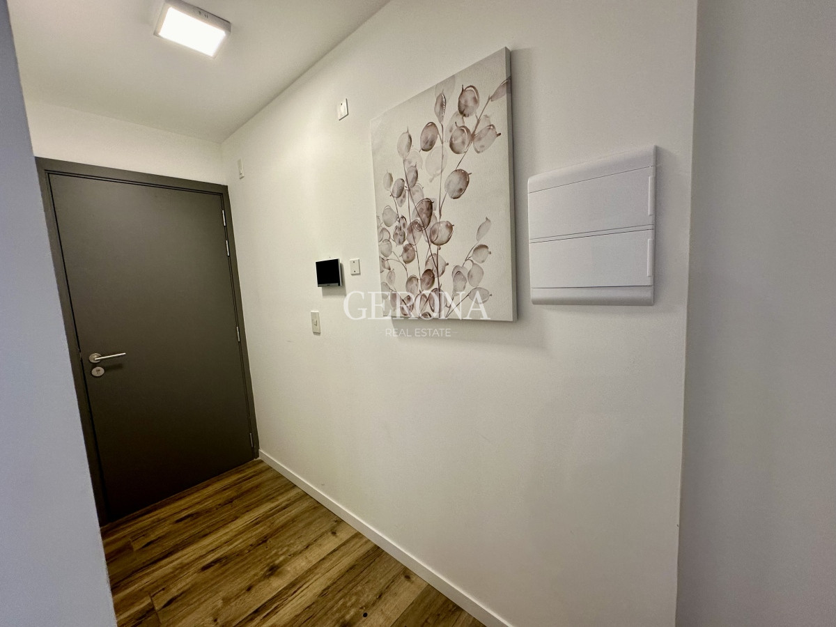 Apartamento ID.214 - Alquiler apto amoblado en Carrasco, con cochera y amenities. 