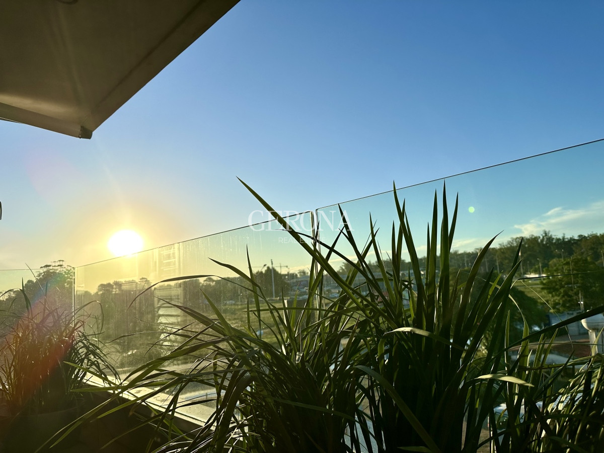 Apartamento ID.214 - Alquiler apto amoblado en Carrasco, con cochera y amenities. 