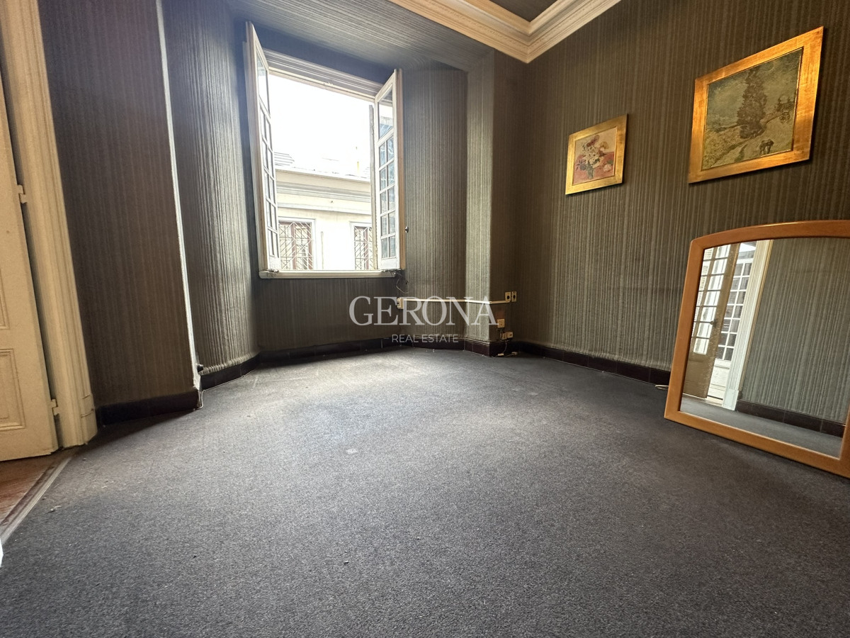 Apartamento ID.260 - Venta Apartamento de 3 dormitorios en Ciudad Vieja-Oportunidad Vivienda ó Empresa