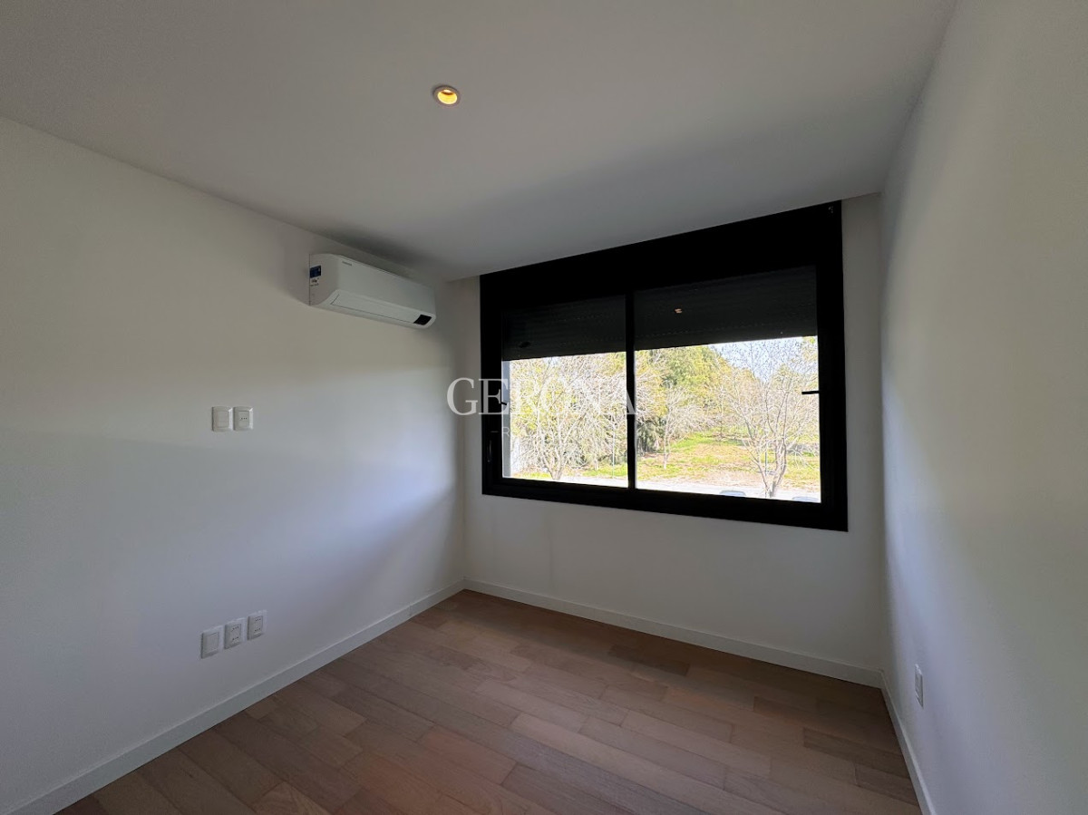 Apartamento ID.227 - Venta apartamento de 2 dormitorios en Barrio Privado; Montevideo.