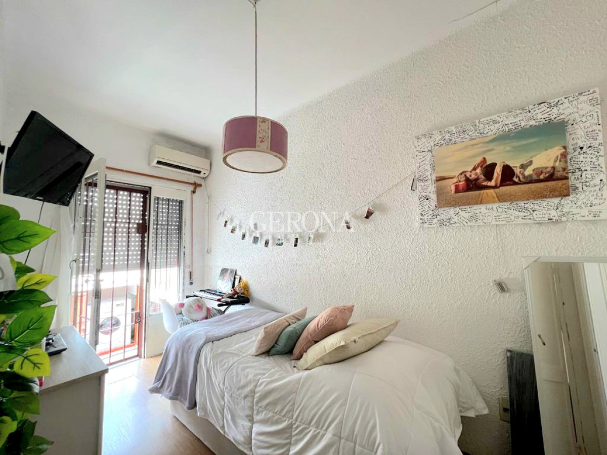 Casa ID.64 -  Venta Casa 4 Dormitorios En Malvin. 50 Mts Del Mar. Padrón Único.