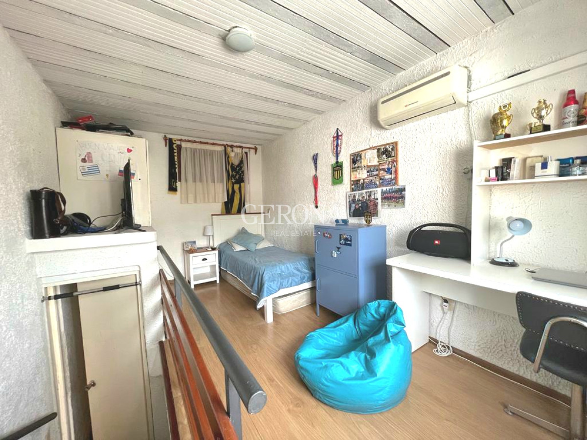 Casa ID.64 -  Venta Casa 4 Dormitorios En Malvin. 50 Mts Del Mar. Padrón Único.
