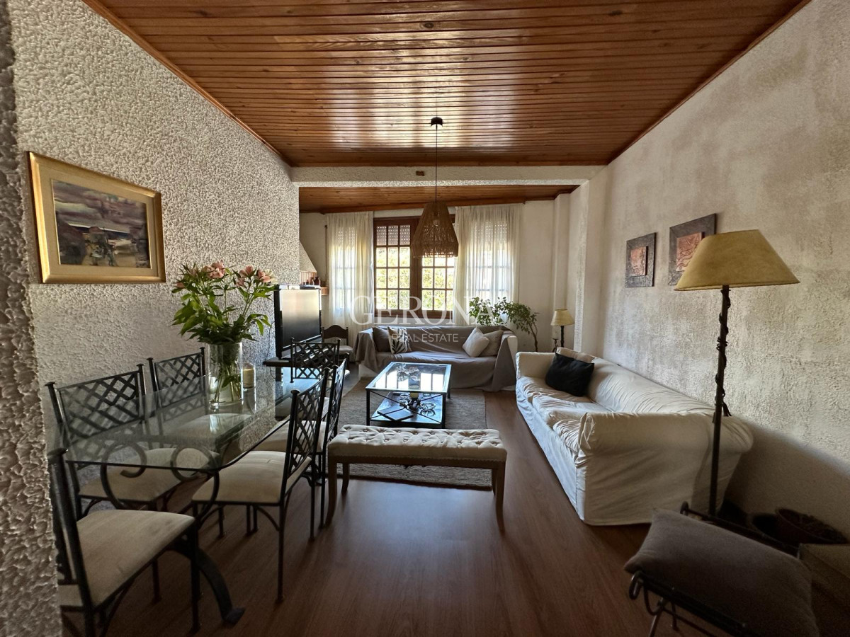 Casa ID.64 -  Venta Casa 4 Dormitorios En Malvin. 50 Mts Del Mar. Padrón Único.