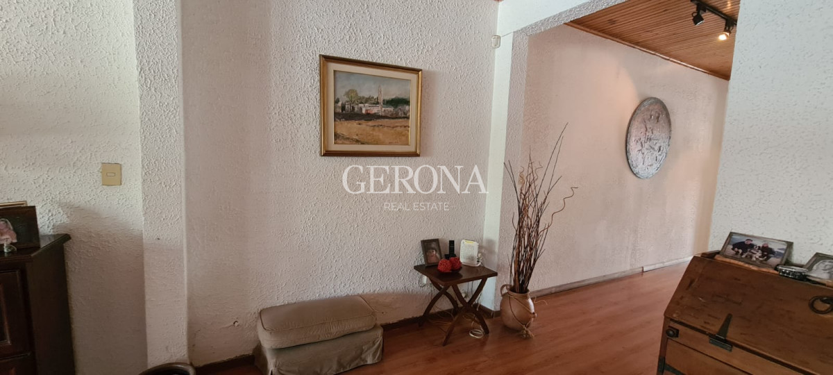 Casa ID.64 -  Venta Casa 4 Dormitorios En Malvin. 50 Mts Del Mar. Padrón Único.