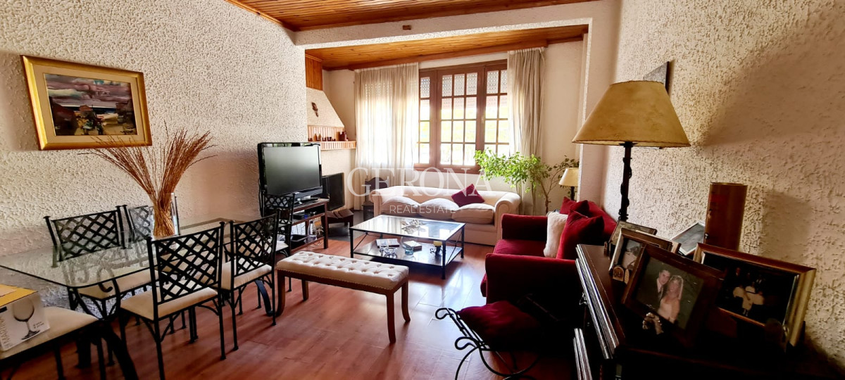 Casa ID.64 -  Venta Casa 4 Dormitorios En Malvin. 50 Mts Del Mar. Padrón Único.
