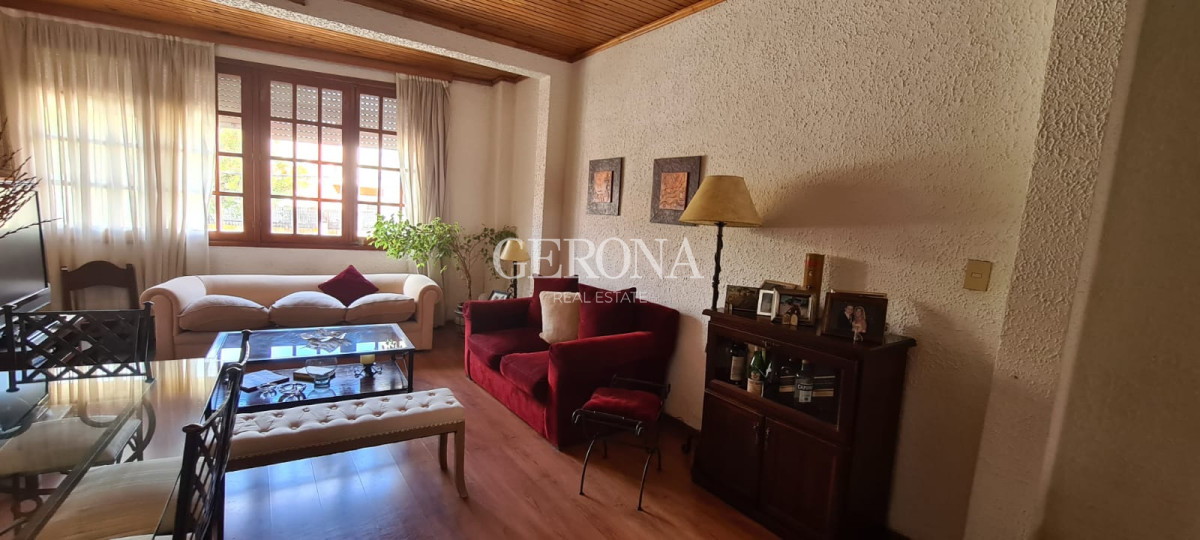 Casa ID.64 -  Venta Casa 4 Dormitorios En Malvin. 50 Mts Del Mar. Padrón Único.
