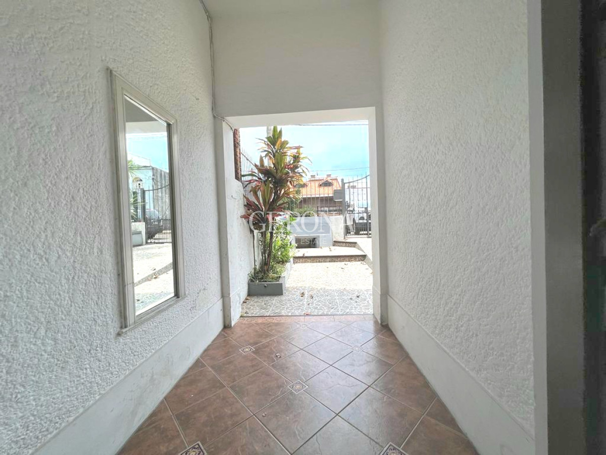 Casa ID.64 -  Venta Casa 4 Dormitorios En Malvin. 50 Mts Del Mar. Padrón Único.