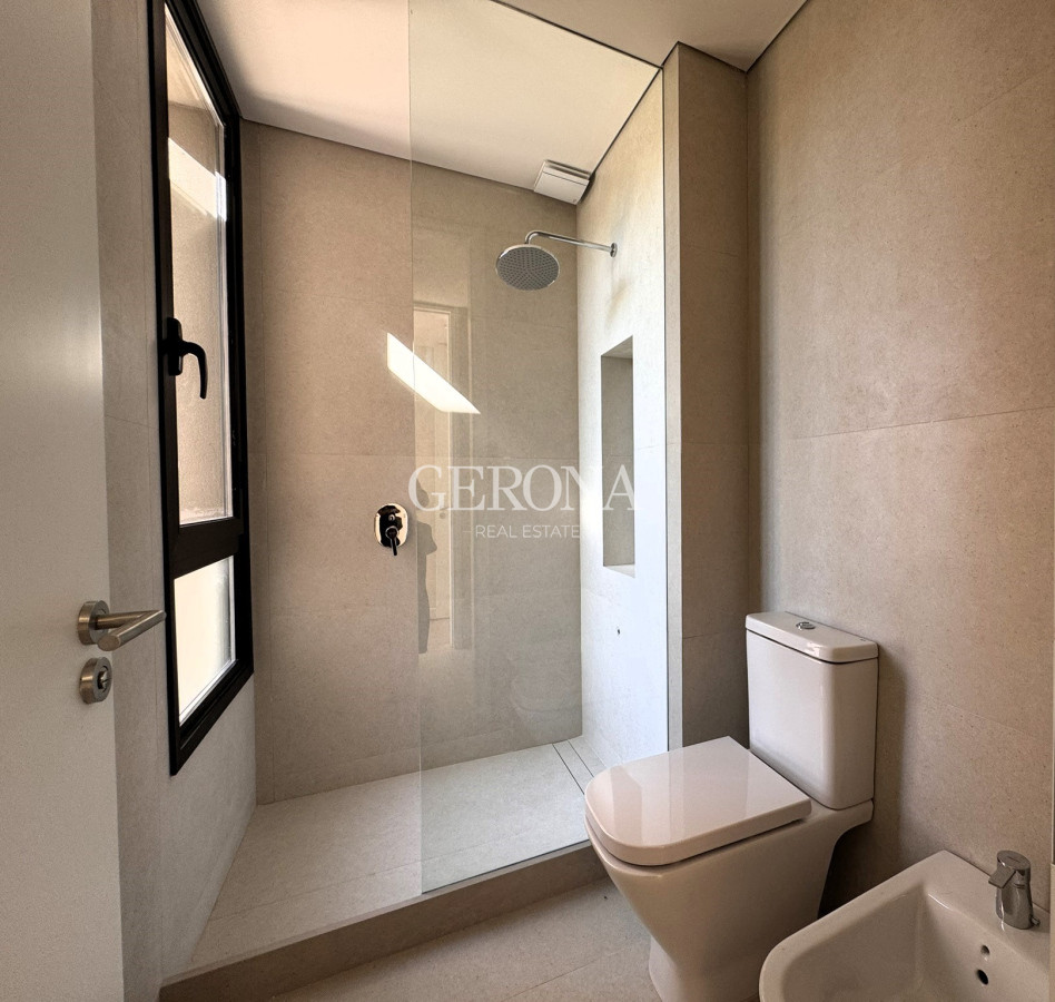 Casa ID.259 - Venta Casa de 3 dormitorios, jardín a estrenar 