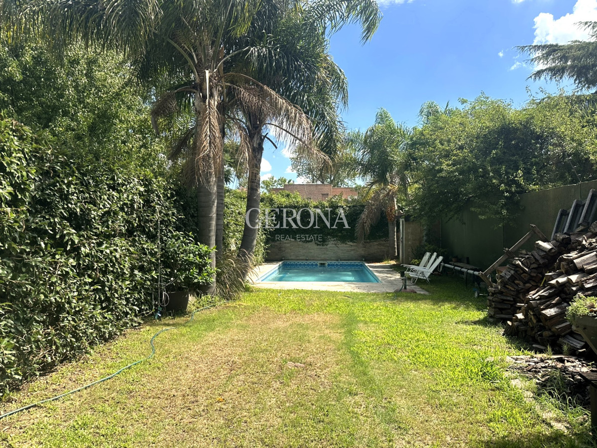 Casa ID.262 - Venta casa de tres dormitorios, jardín y piscina en zona colegios, Carrasco Norte