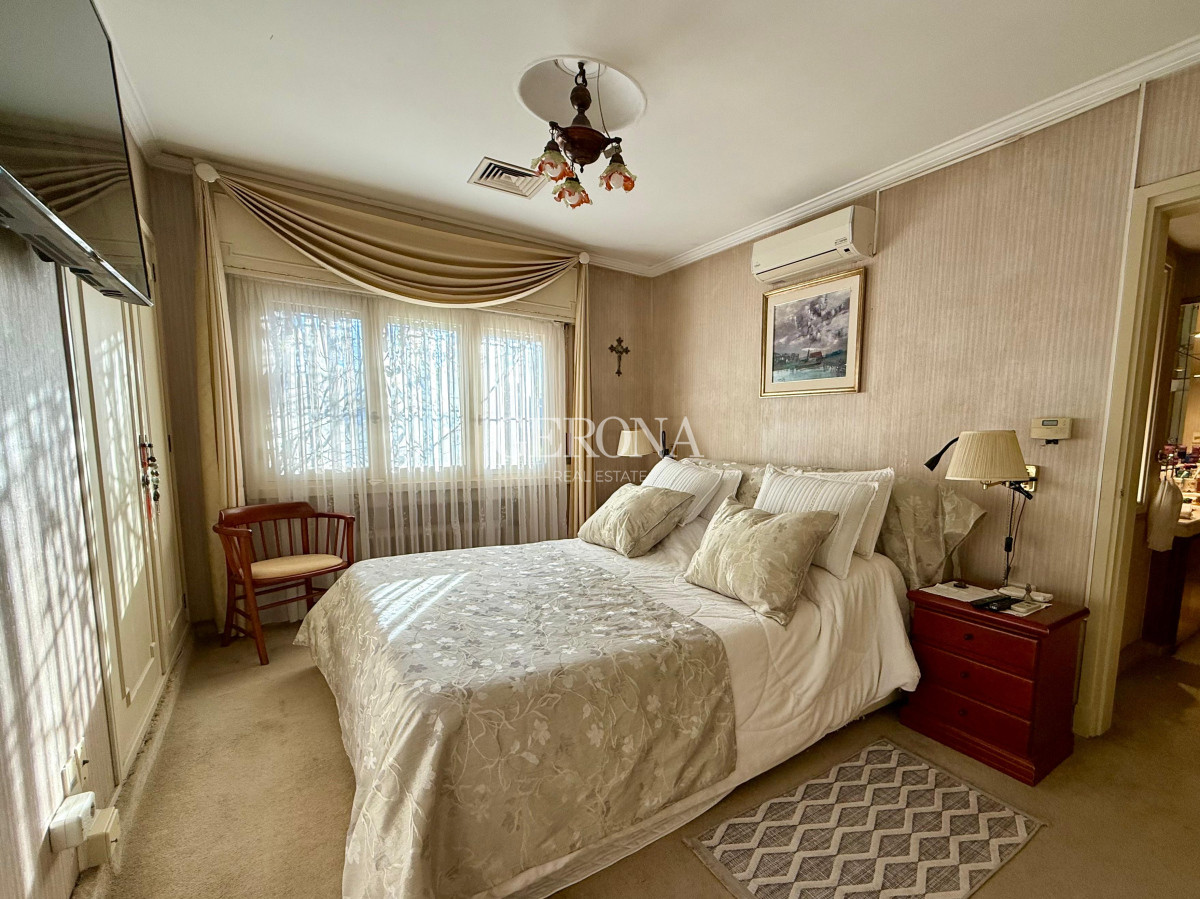 Casa ID.279 - Venta casa de 3 dorm y servicio completo, frente al mar, en Carrasco-Punta Gorda