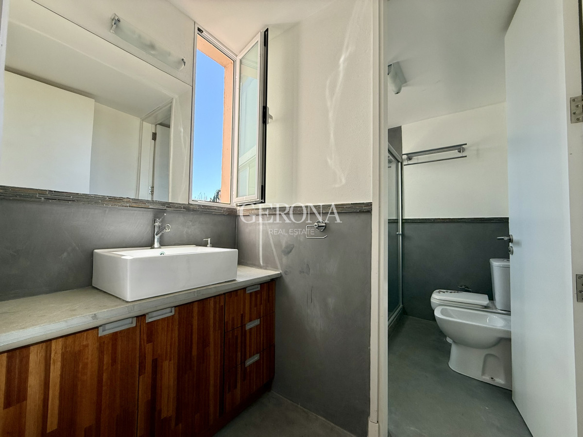 Casa ID.283 - Venta Casa en Marina de Santa Lucía, con 1644 m2 de terreno, 274 edificado y doble muelle.