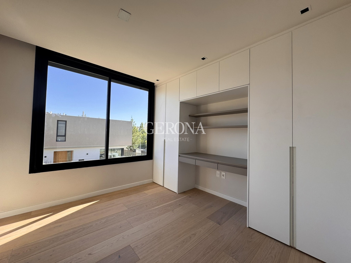 Casa ID.259 - Venta Casa de 3 dormitorios, jardín a estrenar 