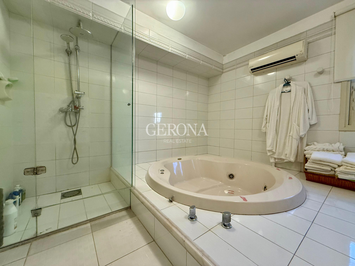 Casa ID.296 - Alquiler casa para empresa sobre la Rambla en Punta Gorda.