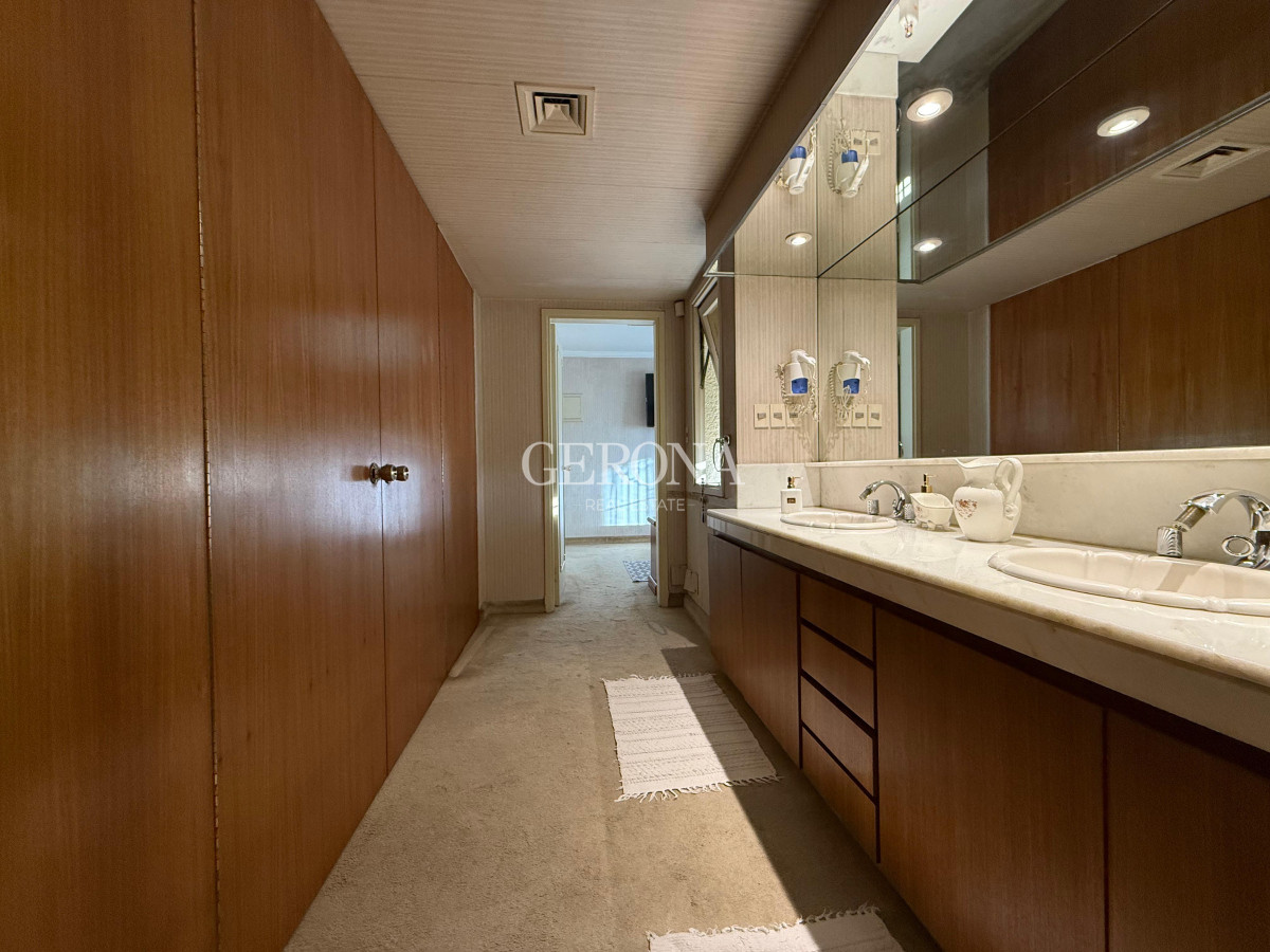 Casa ID.296 - Alquiler casa para empresa sobre la Rambla en Punta Gorda.