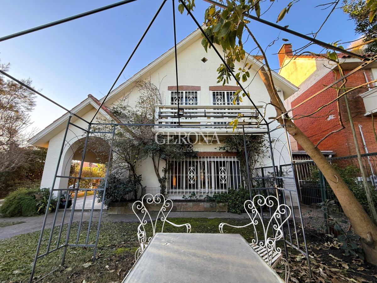 Casa ID.296 - Alquiler casa para empresa sobre la Rambla en Punta Gorda.