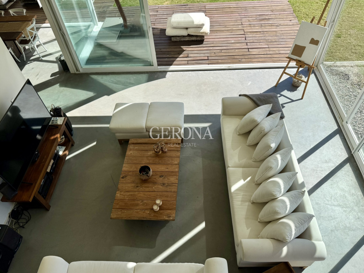 Casa ID.283 - Venta Casa en Marina de Santa Lucía, con 1644 m2 de terreno, 274 edificado y doble muelle.
