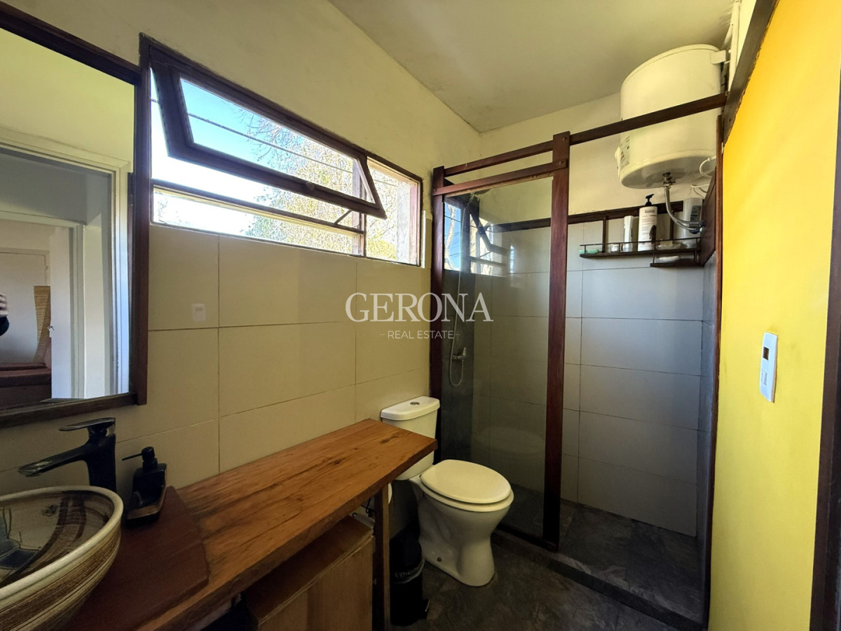 Casa ID.318 - Venta casa de dos dormitorios y gran fondo en Solymar Norte.