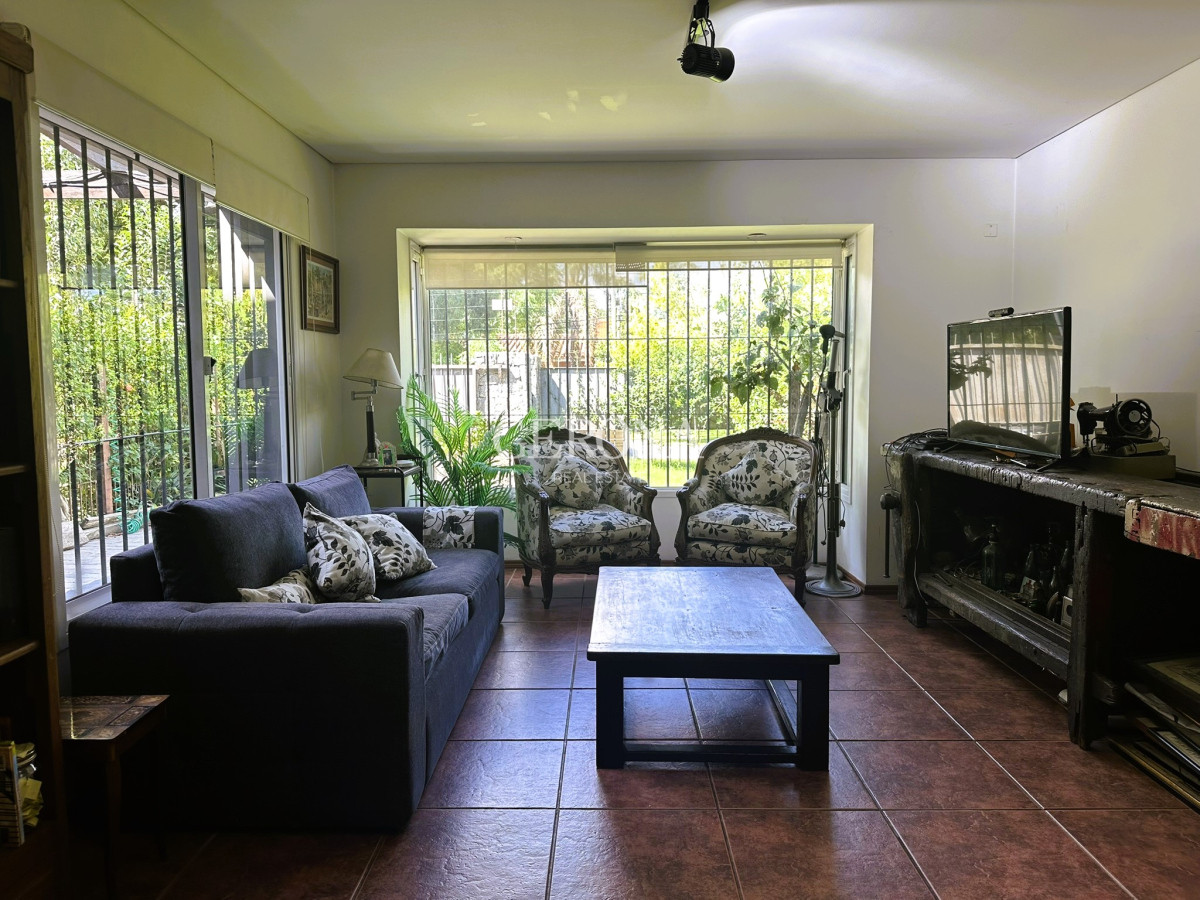 Casa ID.262 - Venta casa de tres dormitorios, jardín y piscina en zona colegios, Carrasco Norte