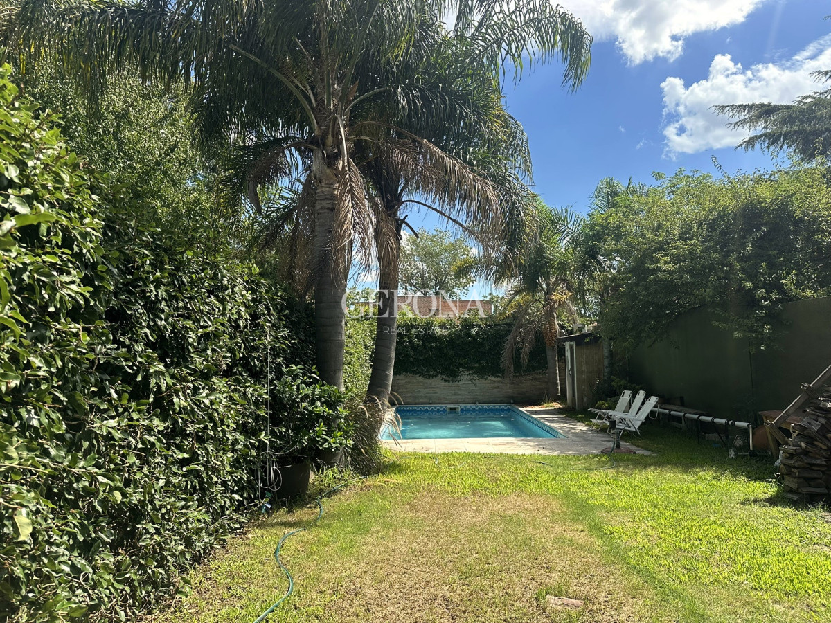 Casa ID.262 - Venta casa de tres dormitorios, jardín y piscina en zona colegios, Carrasco Norte