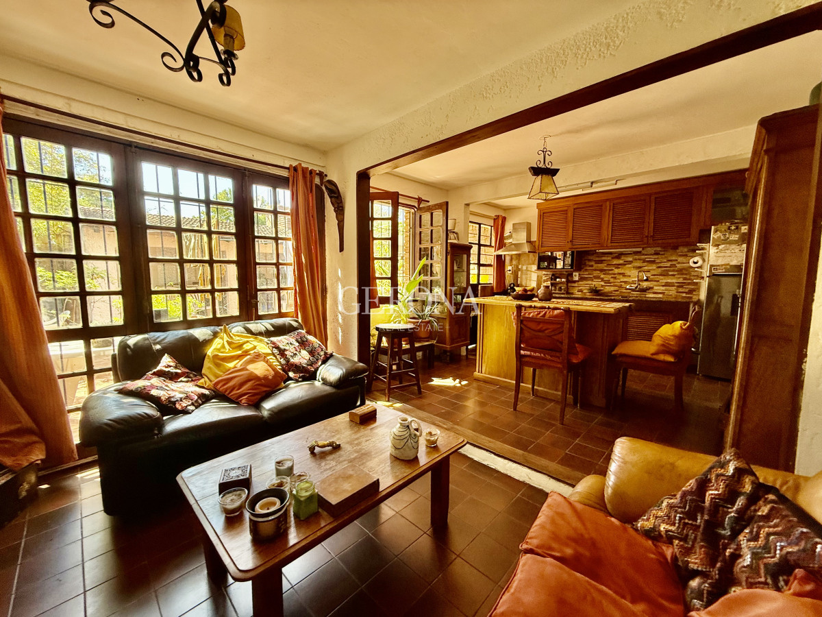 Casa ID.265 - Venta de Casa de tres dormitorios en Parque de Miramar