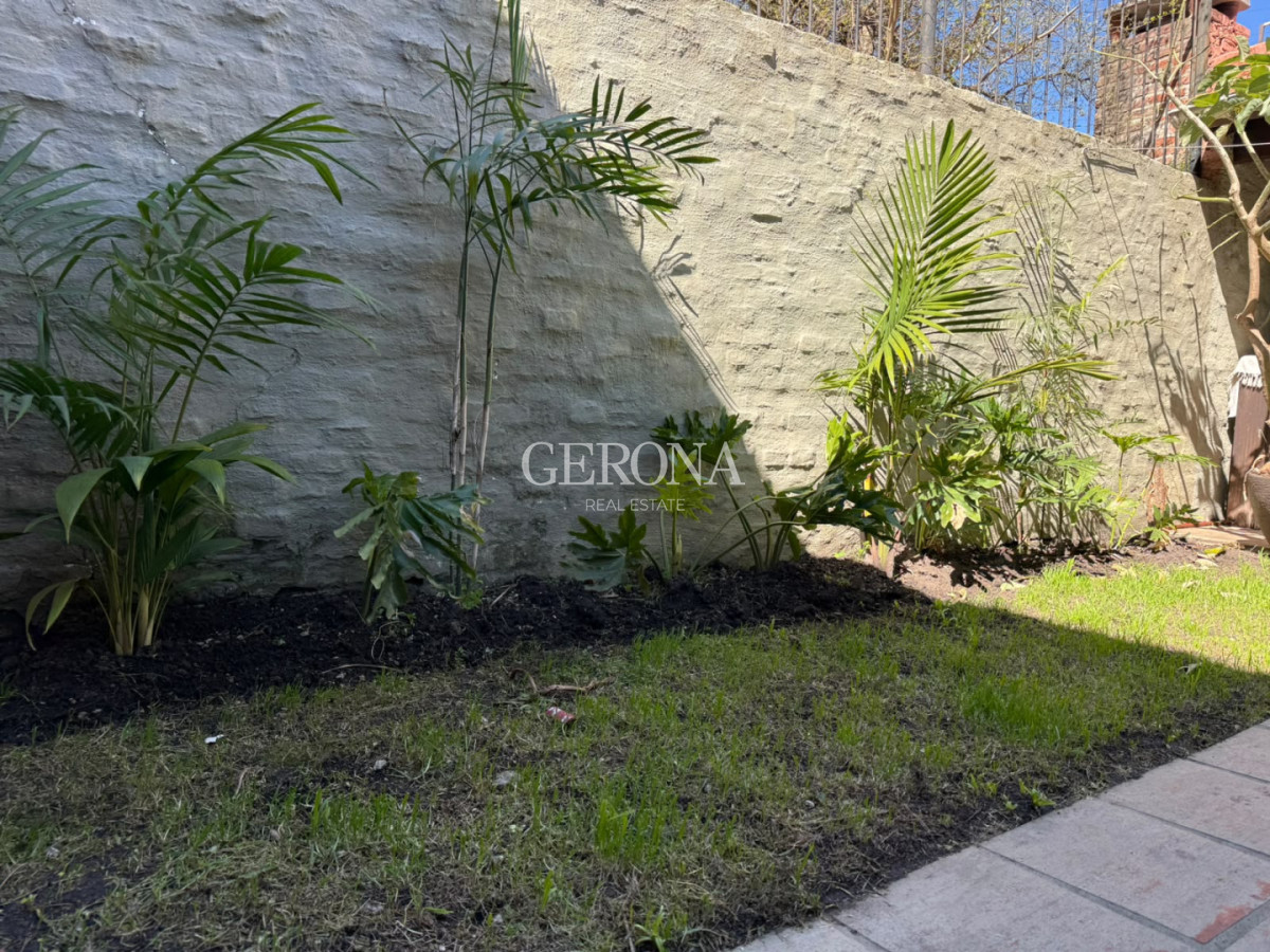 Casa ID.316 - Venta casa de 3 dormitorios, jardín, barbacoa y garaje en Punta Gorda.