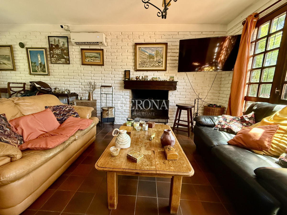 Casa ID.265 - Venta de Casa de tres dormitorios en Parque de Miramar