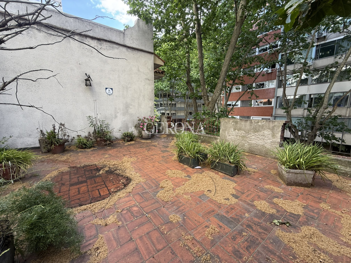 Casa ID.288 - Alquiler casa de 4 dormitorios y garaje en Pocitos, ideal empresa