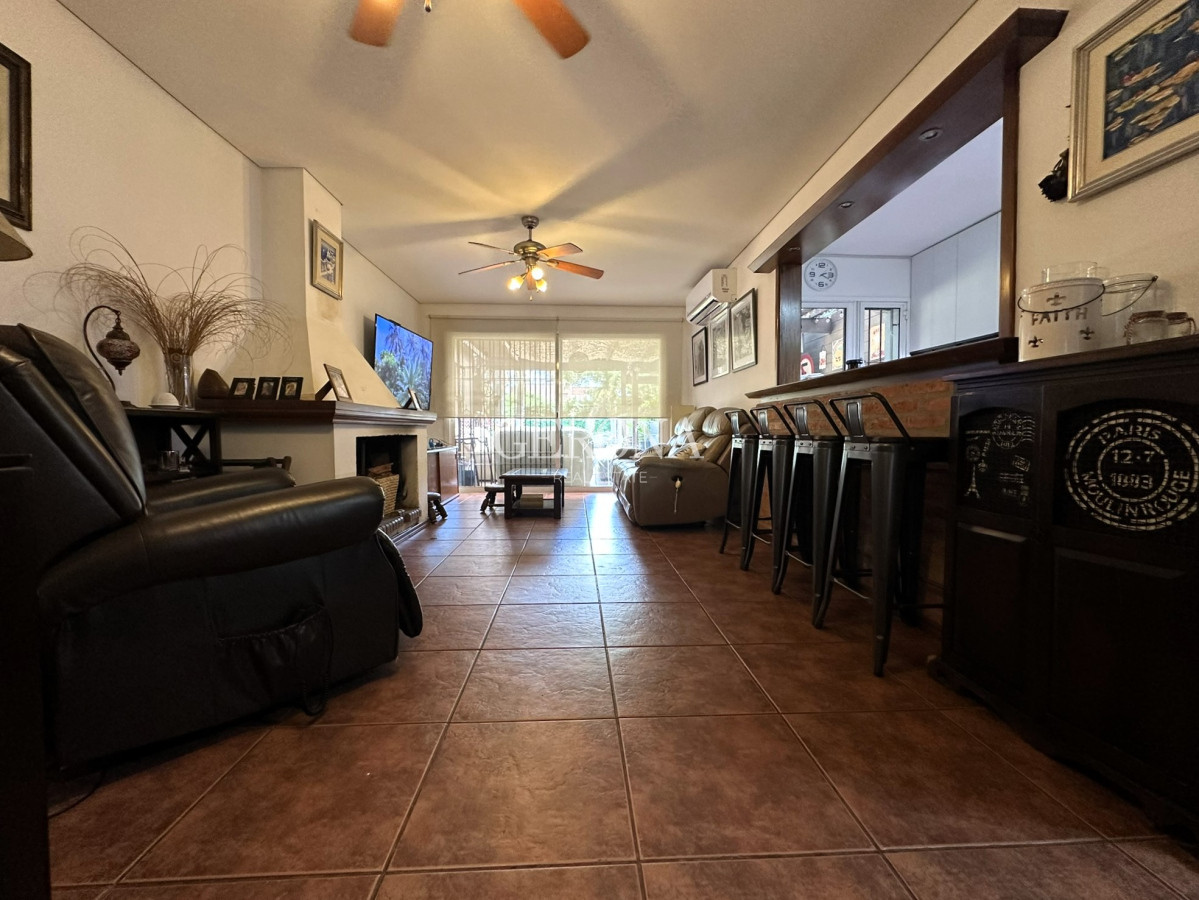 Casa ID.262 - Venta casa de tres dormitorios, jardín y piscina en zona colegios, Carrasco Norte