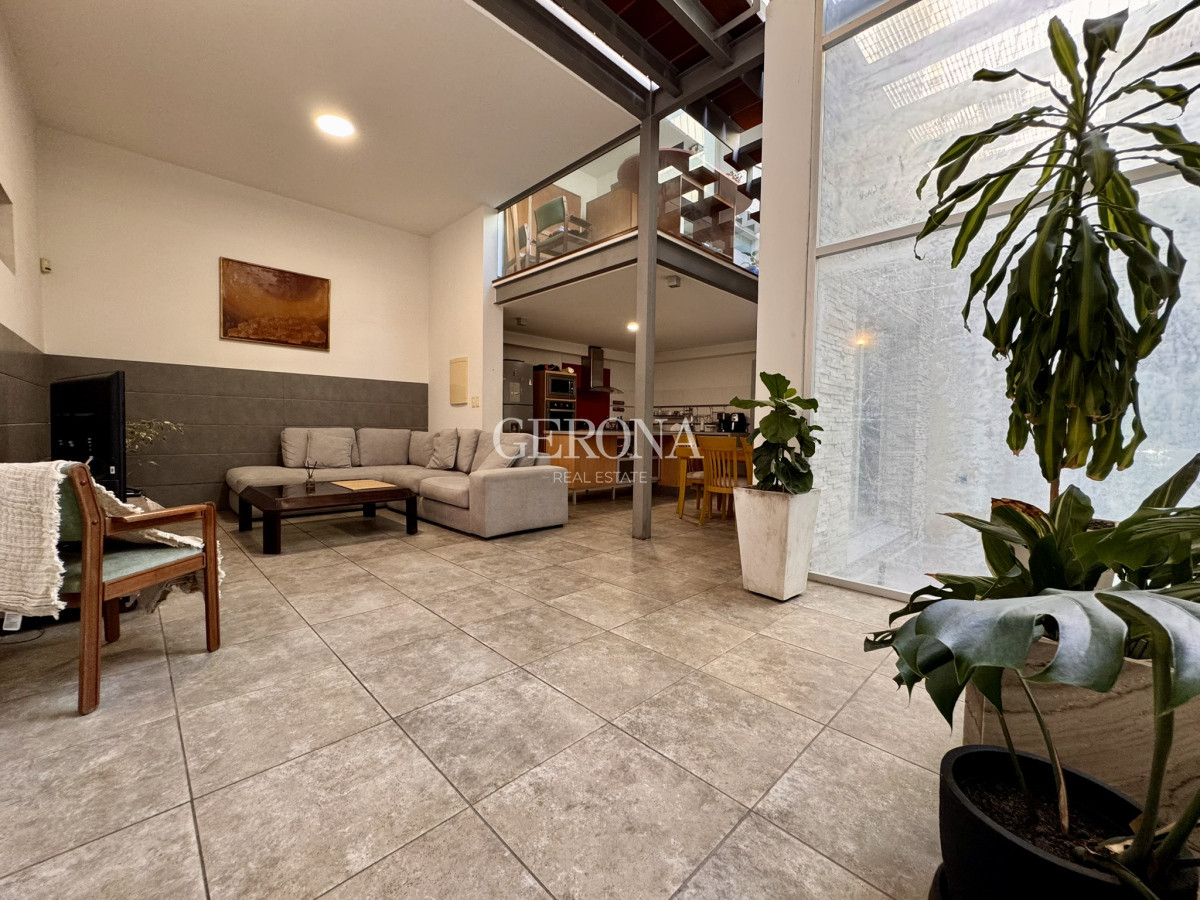 Casa ID.253 - Venta Casa de 4 dormitorios, 2 patios y garaje en Punta Carretas