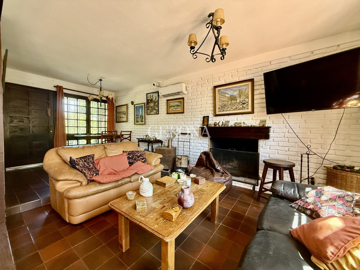Casa ID.265 - Venta de Casa de tres dormitorios en Parque de Miramar