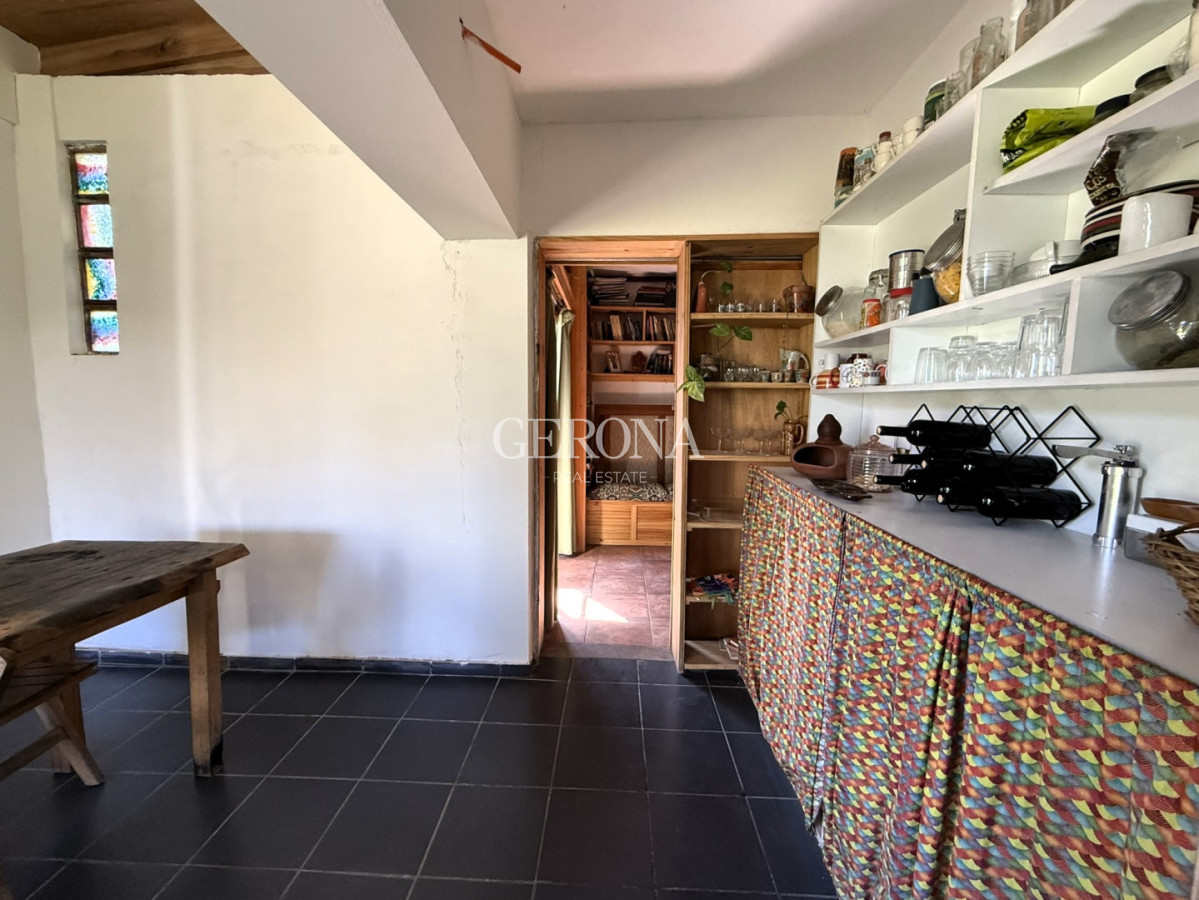 Casa ID.318 - Venta casa de dos dormitorios y gran fondo en Solymar Norte.