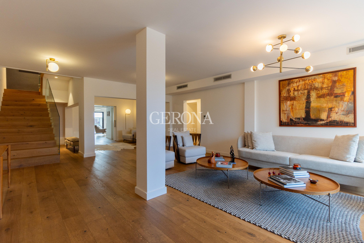 Casa ID.286 - Venta casa de 4 dormitorios en Punta Gorda. Amoblada.