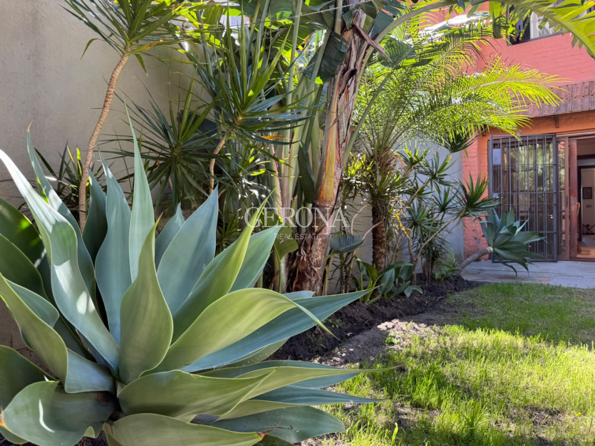 Casa ID.316 - Venta casa de 3 dormitorios, jardín, barbacoa y garaje en Punta Gorda.